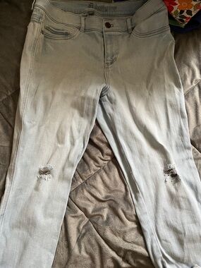 New York & Company Light Wash Cropped Ankle Jeans